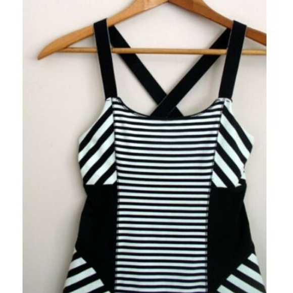 Lululemon Work It Out Yoga Tank Sz 4 Mint Black Stripe Athletic Top - Picture 4 of 7
